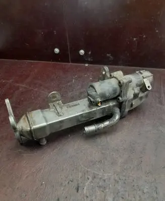 Volvo S60 EGR valve cooler 08670386 220301