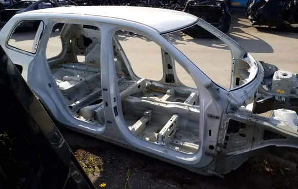 Volvo XC90 Pillar (middle) 