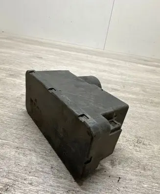 Volkswagen PASSAT B4 Central locking vacuum pump 1H0962257G