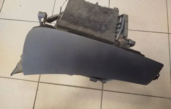 Opel Zafira C Glove box 13293532
