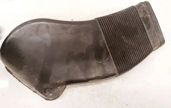 Audi A6 S6 C5 4B Air intake hose/pipe 8D0129617E