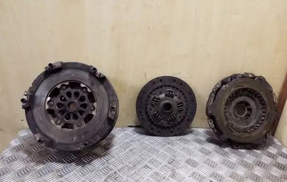 Audi A4 S4 B8 8K Clutch set kit 0B4141117 0B4105266H