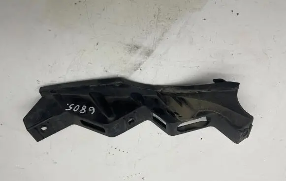 Volkswagen PASSAT B6 Front bumper mounting bracket 3c0807890