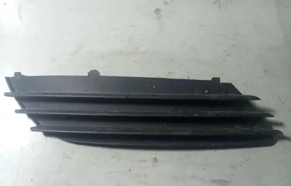 Opel Astra H Front bumper lower grill