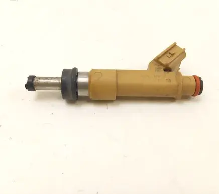 Toyota Avensis T270 Fuel injector 069083001 2325037010
