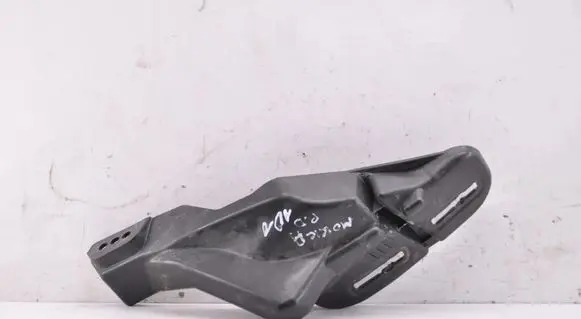 Opel Mokka B Fender mounting bracket 9825559780