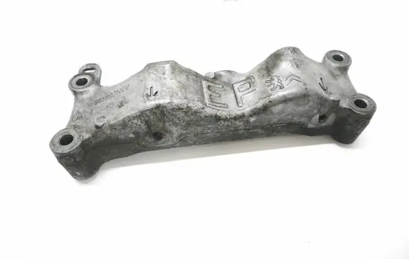 Peugeot 308 Engine mounting bracket 9655923080