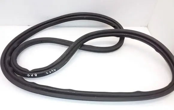 Tesla Model 3 Trunk rubber seal (body) 