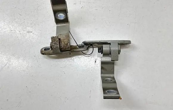 Volvo XC90 Front door hinge set 31424586 31424608 A046572