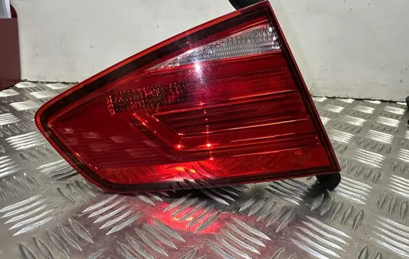 Volkswagen PASSAT B8 Tailgate rear/tail lights 
