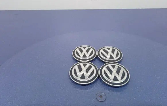 Volkswagen PASSAT B7 USA R17 wheel hub/cap/trim 5G0601171