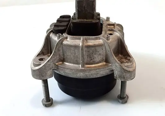 BMW 5 F10 F11 Engine mount bracket 6777375