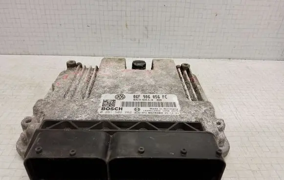 Volkswagen PASSAT B6 Other control units/modules 06F906056FC 261S02262