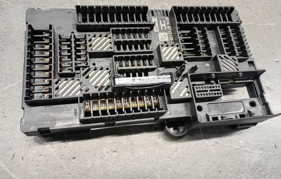 BMW 5 G30 G31 Fuse box set 8713126