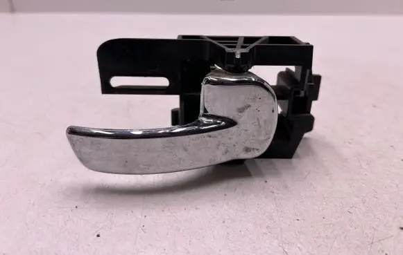 Nissan Qashqai Front door interior handle 8318D