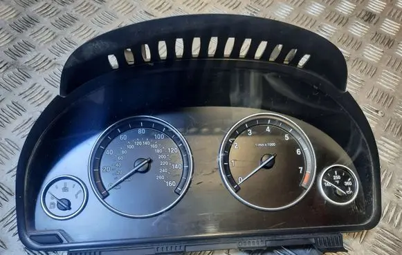 BMW 5 F10 F11 Speedometer (instrument cluster) 25811511 9249342