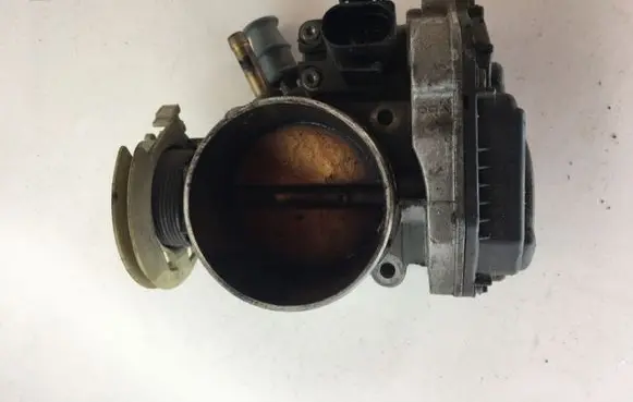 Audi A6 S6 C5 4B Throttle valve 078133063AM