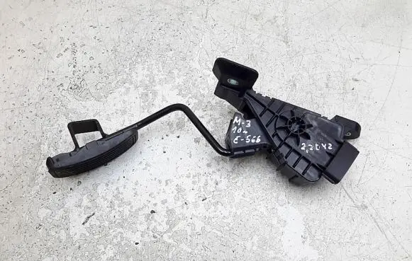 Mazda 3 II Accelerator throttle pedal bbl441600