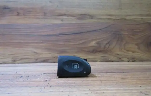 Hyundai Lantra II Windscreen/window heater switch 864w01430