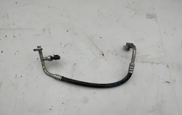 Opel Vivaro Air conditioning (A/C) pipe/hose 8200061057