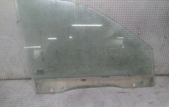 Hyundai Santa Fe Front door window glass four-door