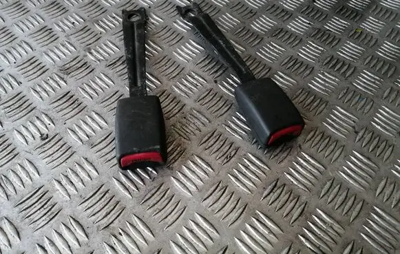 Toyota Yaris Front seatbelt buckle 