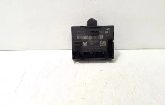 Volkswagen Tiguan Door control unit/module 5Q0959592E 5Q0959592B