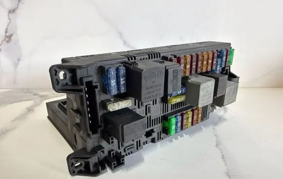 Mercedes-Benz E W211 SAM control unit 2115453901