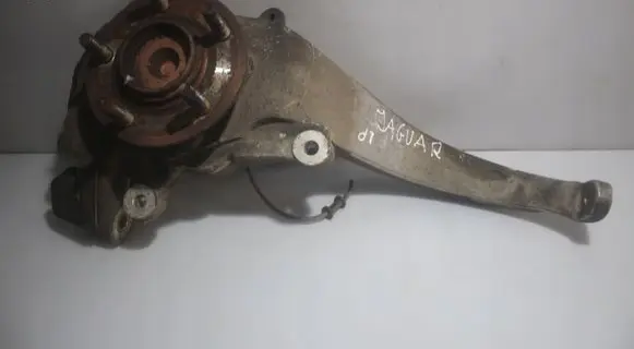 Front wheel hub spindle knuckle