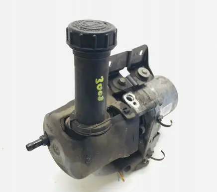 Peugeot 3008 I Power steering pump 9676557880