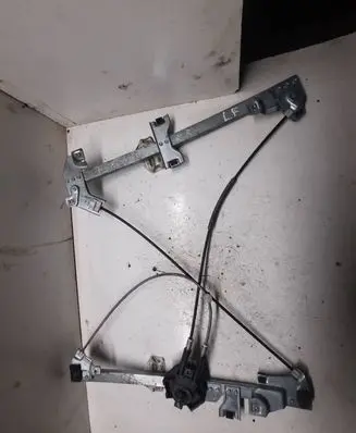 Citroen Berlingo Front door manual window regulator 