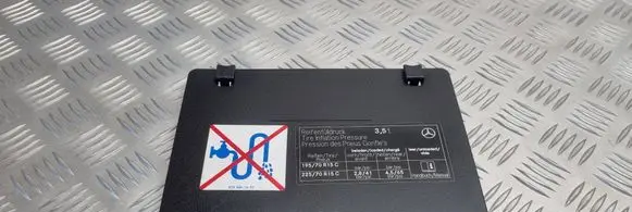Mercedes-Benz Sprinter W901 W902 W903 W904 Fuse box cover 9015450103