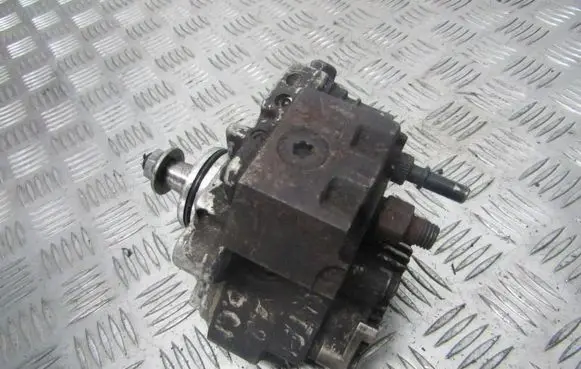 Renault Trafic II (X83) Fuel injection high pressure pump 0445010033