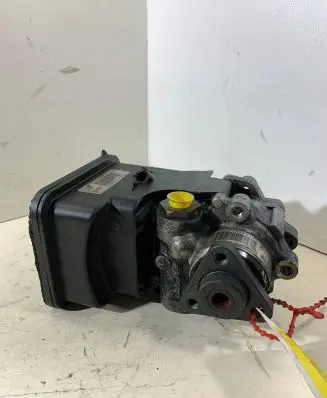 BMW 5 E60 E61 Power steering pump 6760956010