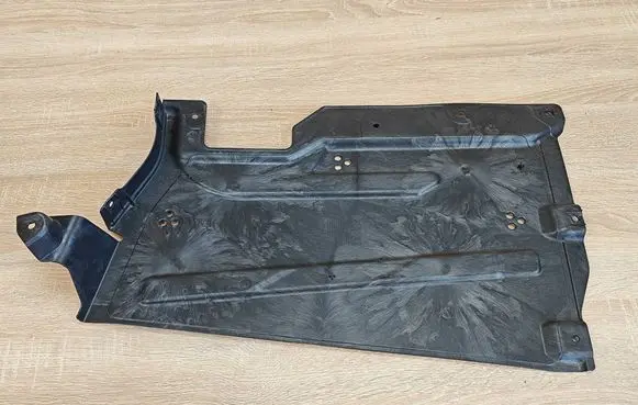 BMW 4 G22 G23 G24 G26 Fuel tank bottom protection 7435565