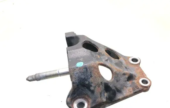 Toyota RAV 4 (XA40) A/C compressor mount bracket 36011