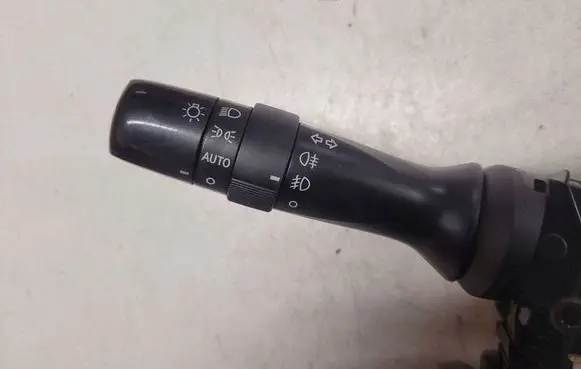 Toyota Avensis T250 Indicator stalk 17F423 05180 H57