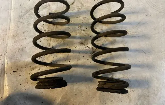 Opel Corsa D Front coil spring 