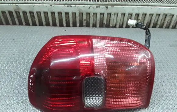Toyota RAV 4 (XA20) Rear/tail lights