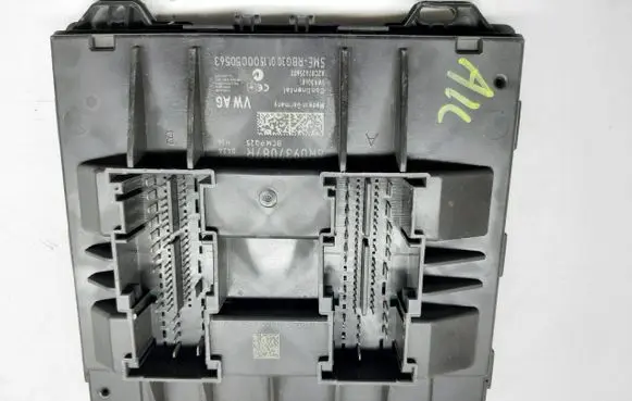 Skoda Rapid (NH) Comfort/convenience module 6R0937087R