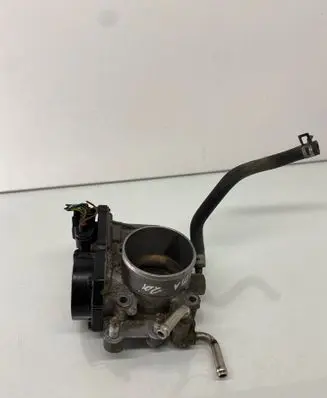 Toyota Avensis T220 Throttle valve 2203028010 1A22 22401