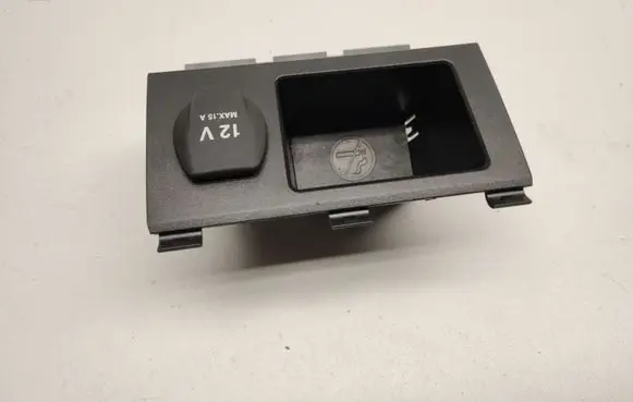 Mercedes-Benz CLS C218 X218 Ashtray (front) A2188910034