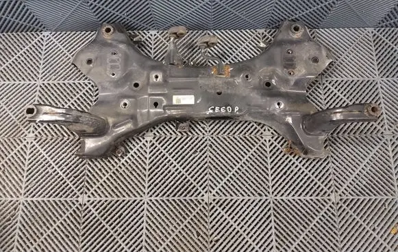 KIA Ceed Front subframe 62400J7AA0 62401J7AA0