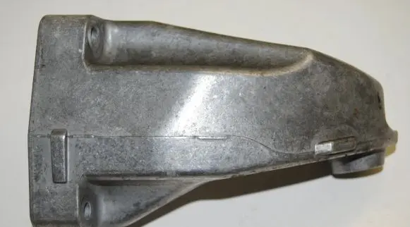 Mercedes-Benz E W212 Engine mounting bracket A6422235404