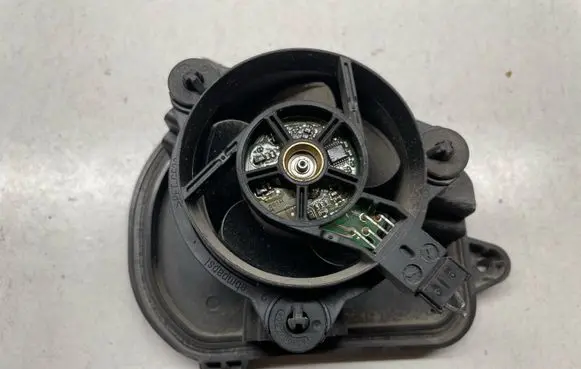 Mercedes-Benz E A207 Headlight/headlamp dust cover 18603302
