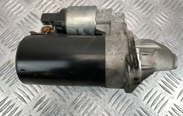 BMW 5 F10 F11 Starter motor 7638194 0001138058