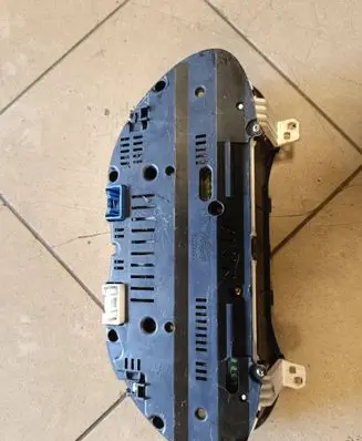 Toyota Avensis T250 Speedometer (instrument cluster) 8380005630