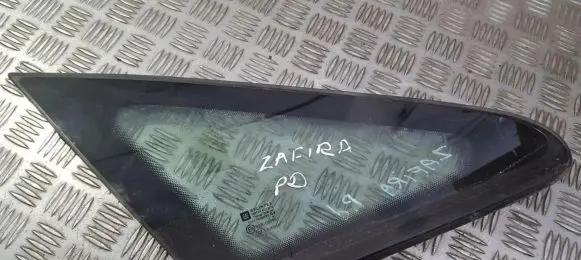 Opel Zafira B Front triangle window/glass 