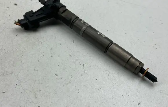 Chrysler Grand Voyager V Fuel injector 15062058F 080424 0445115067