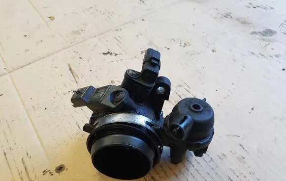 Volvo V50 Throttle body valve 